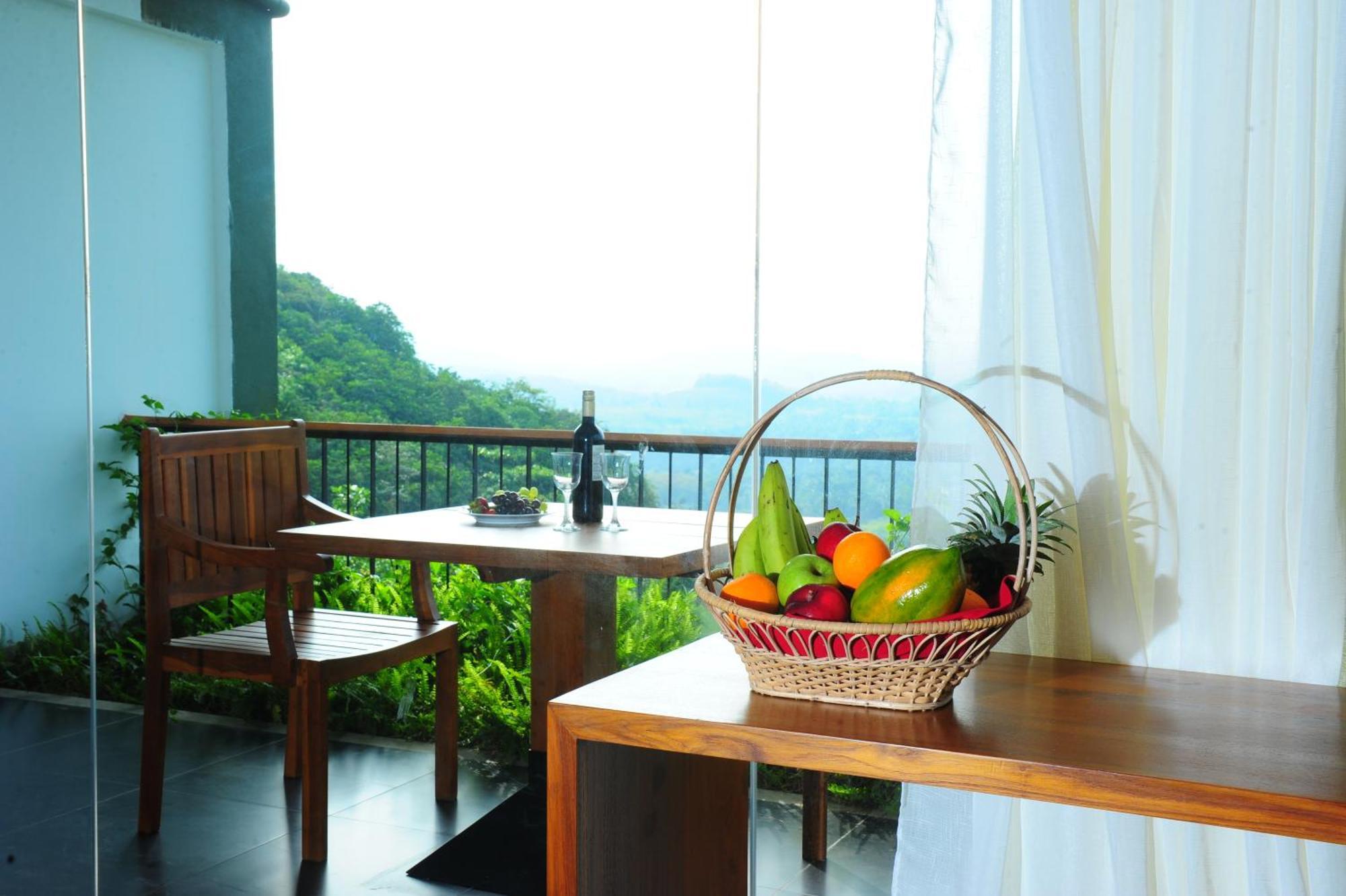 Kithul Kanda The Mountain Resort Padukka Exterior photo