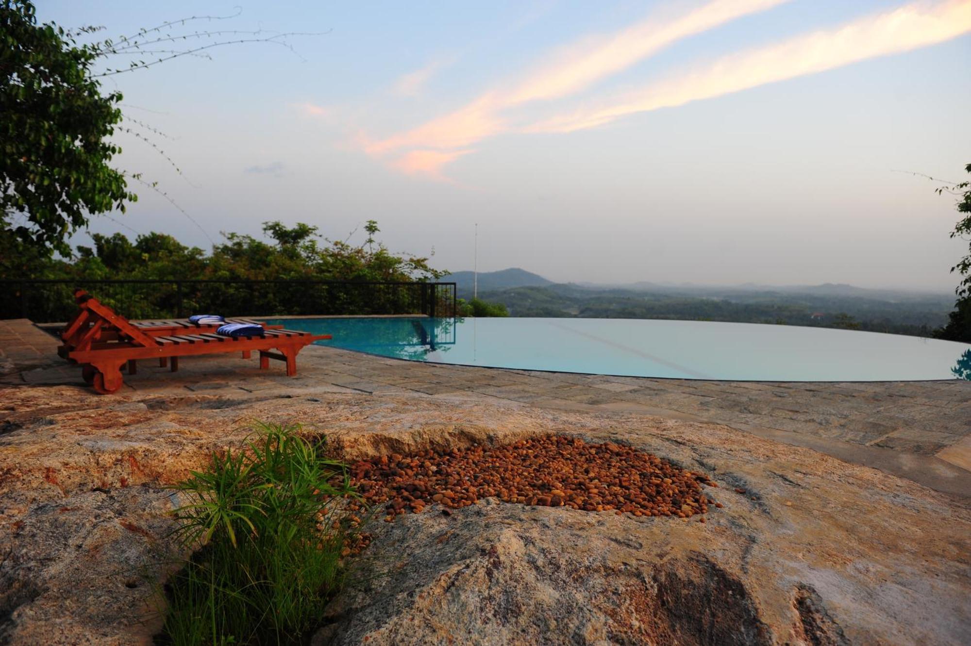 Kithul Kanda The Mountain Resort Padukka Exterior photo